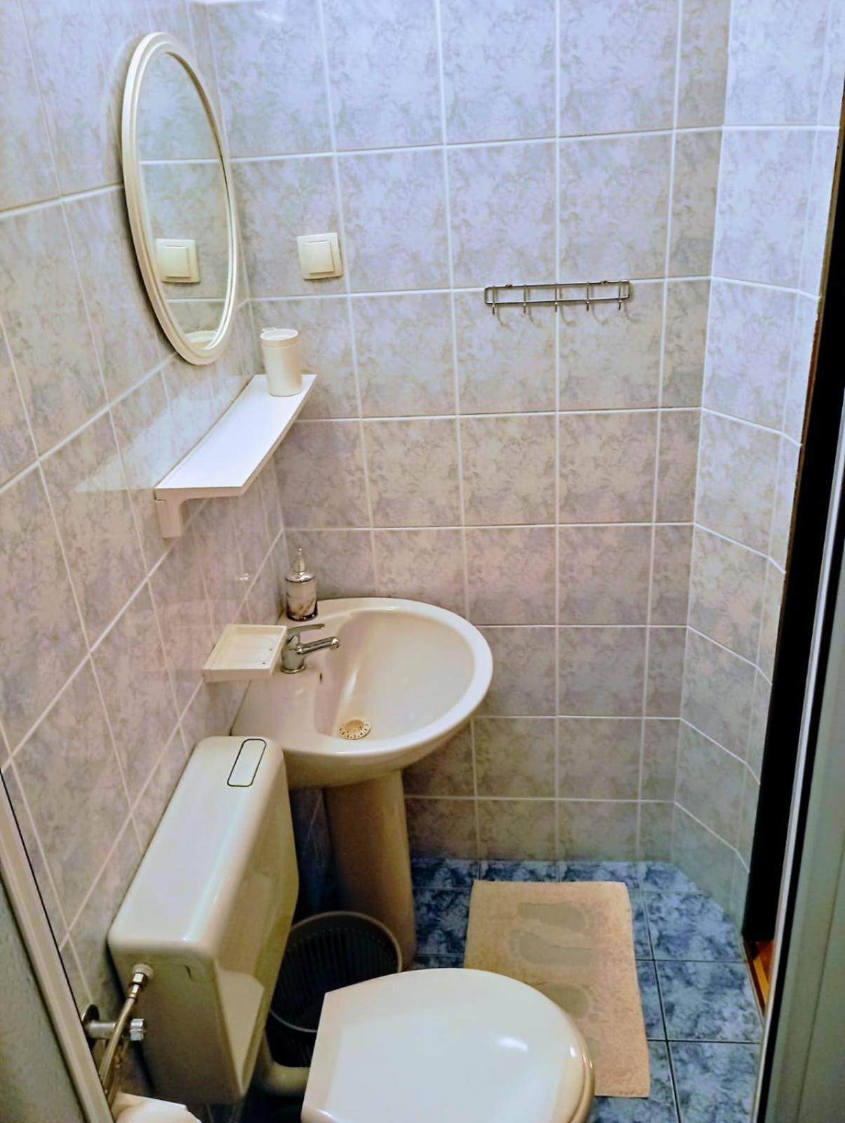 Rooms Helena Krk Town Exterior photo